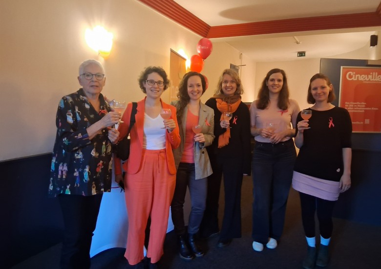 Pinke Schleifen zum Pinktober